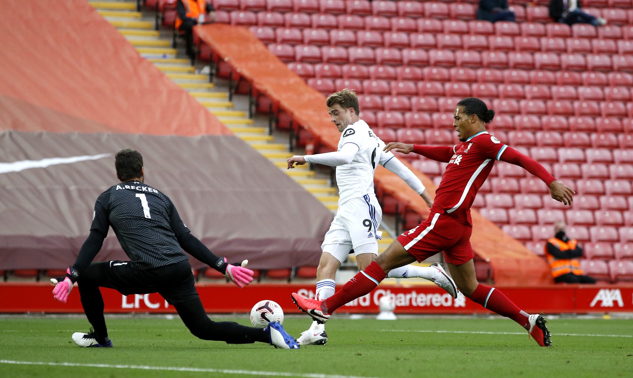 更为年轻球 更为年轻球